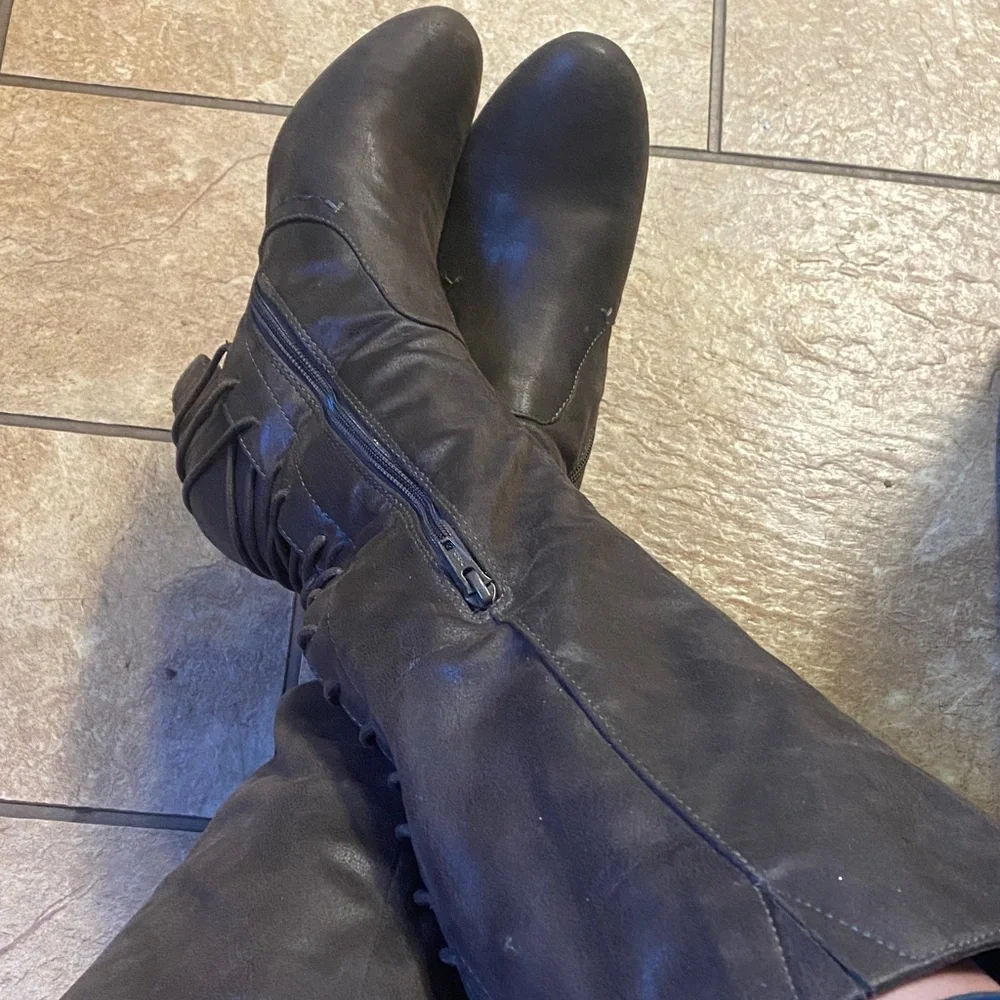 Slouchy Chocolate Brown Over the Knee Size 8 Decorated Boots Collegiate